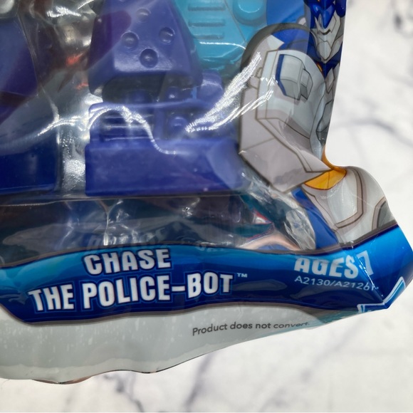 Transformers Rescue Bots Figure Chase the Police Bot Figure New Hasbro - Picture 5 of 5